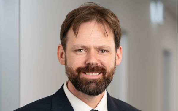 Dr Andrew Lee | Icon Cancer Centre